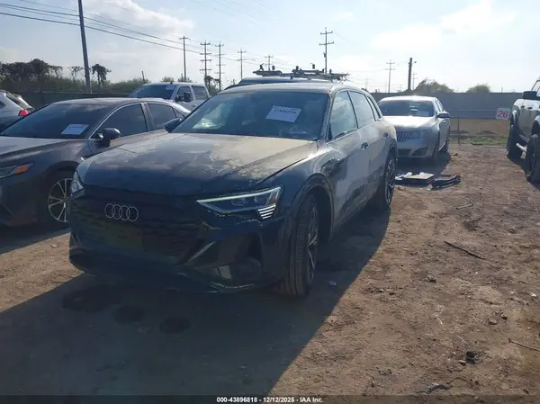 WA15AAGE6RB066977 2024 AUDI Q8 - Image 2