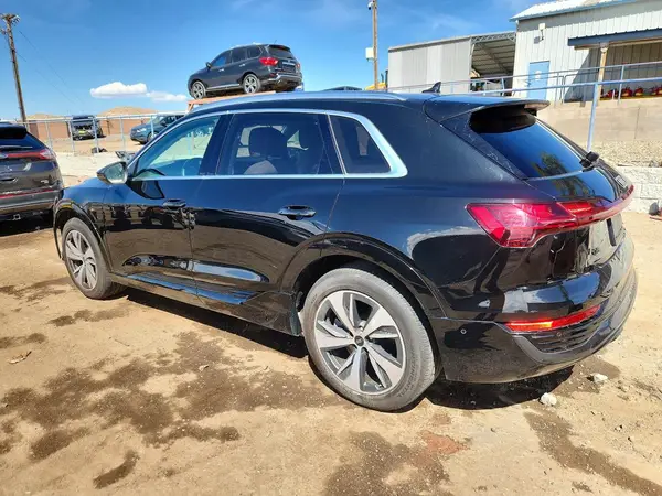 WA15AAGE7RB005444 2024 AUDI Q8 - Image 2
