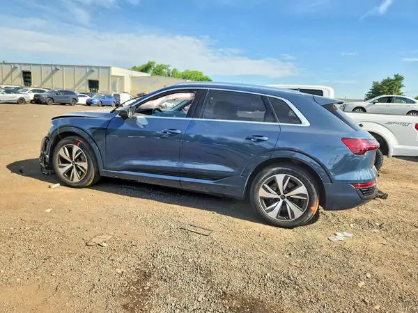 WA15AAGE7RB021708 2024 AUDI Q8 - Image 2