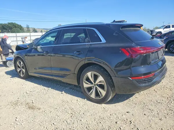 WA15AAGE7RB024639 2024 AUDI Q8 - Image 2