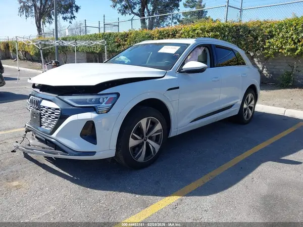 WA15AAGE7RB025077 2024 AUDI Q8 - Image 2