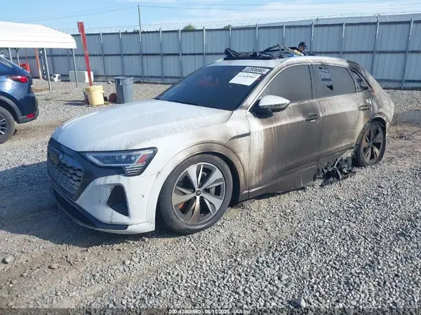 WA15AAGE7RB025662 2024 AUDI Q8 - Image 2