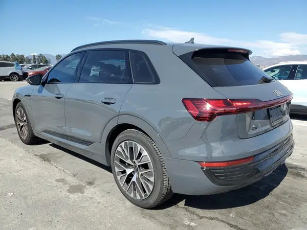 WA15AAGE7RB063361 2024 AUDI Q8 - Image 2