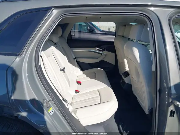 WA15AAGE8RB011382 2024 AUDI Q8 - Image 8