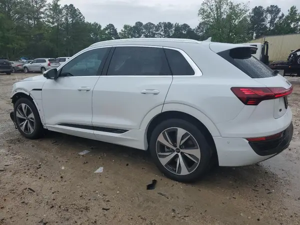 WA15AAGE8RB028666 2024 AUDI Q8 - Image 2