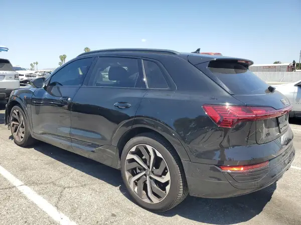 WA15AAGE8RB031423 2024 AUDI Q8 - Image 2