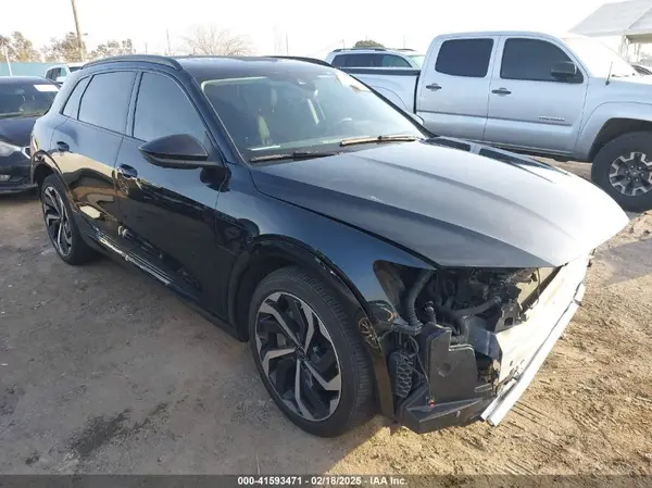 WA15AAGE8RB036637 2024 AUDI Q8 - Image 1