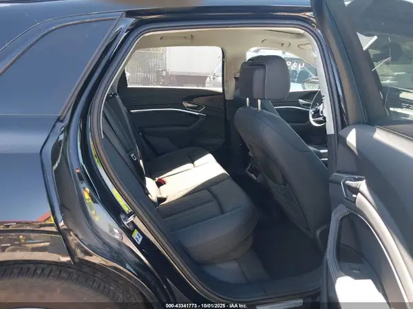 WA15AAGE8RB049422 2024 AUDI Q8 - Image 8