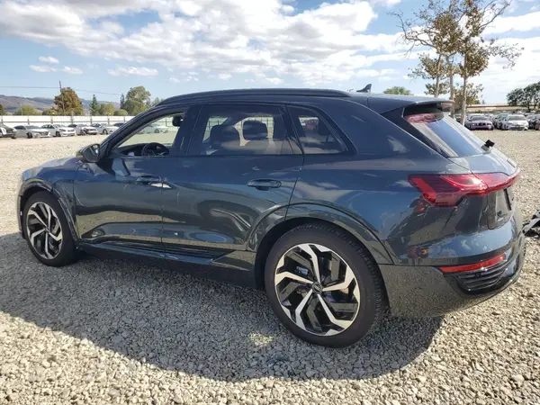 WA15AAGE8RB057424 2024 AUDI Q8 - Image 2