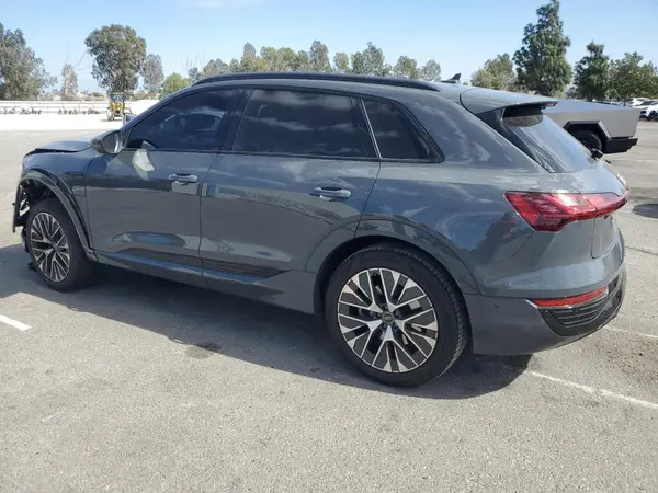 WA15AAGE9RB024741 2024 AUDI Q8 - Image 2