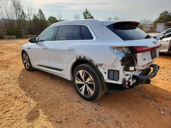 WA15AAGE9RB025761 2024 AUDI Q8 - Image 2