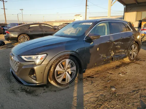 WA15AAGE9RB043046 2024 AUDI Q8 - Image 1