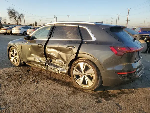 WA15AAGE9RB043046 2024 AUDI Q8 - Image 2