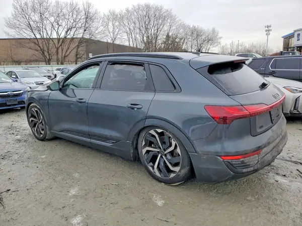 WA15AAGE9RB063054 2024 AUDI Q8 - Image 2