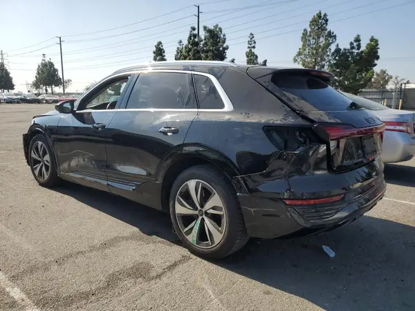 WA15AAGEXRB005468 2024 AUDI Q8 - Image 2