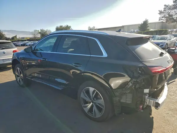 WA15AAGEXRB006264 2024 AUDI Q8 - Image 2