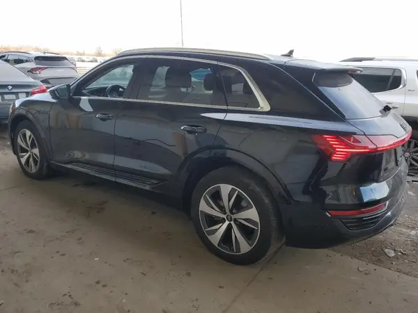 WA15AAGEXRB027535 2024 AUDI Q8 - Image 2