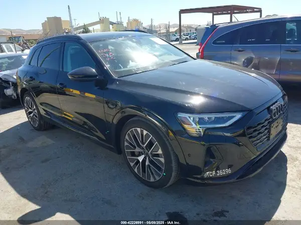 WA15AAGEXRB032525 2024 AUDI Q8 - Image 1