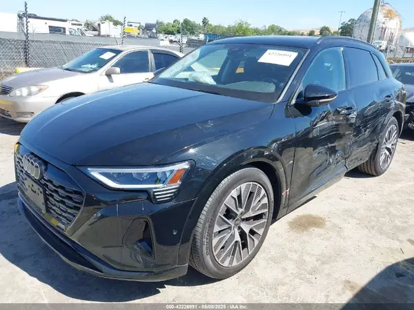 WA15AAGEXRB032525 2024 AUDI Q8 - Image 2