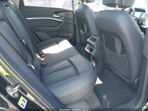 WA15AAGEXRB032525 2024 AUDI Q8 - Image 8