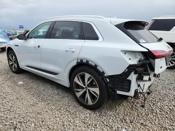 WA15AAGEXRB034694 2024 AUDI Q8 - Image 2