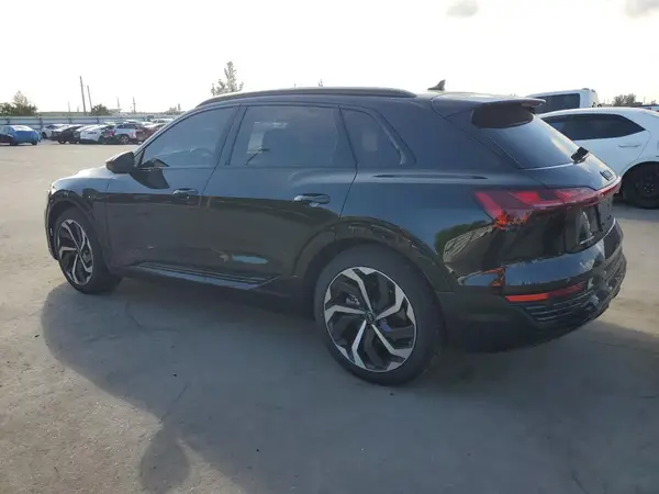 WA15AAGEXRB061149 2024 AUDI Q8 - Image 2
