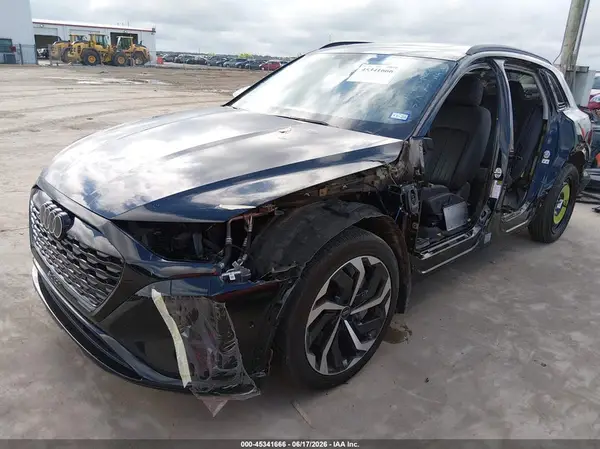 WA15ABGE1RB025128 2024 AUDI Q8 - Image 2