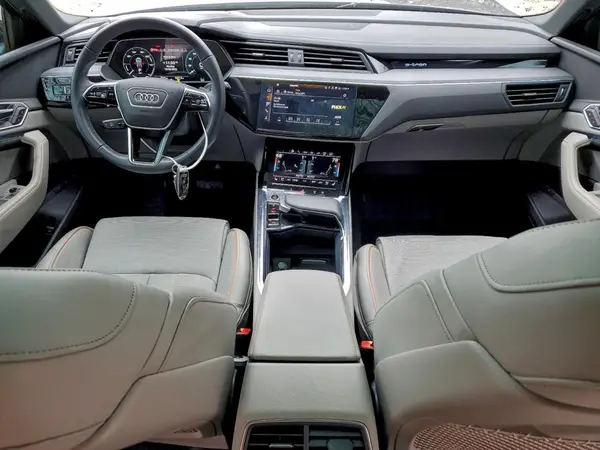 WA16AAGE1RB040470 2024 AUDI Q8 - Image 8