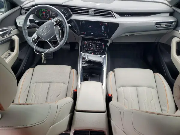 WA16AAGE2RB025055 2024 AUDI Q8 - Image 8