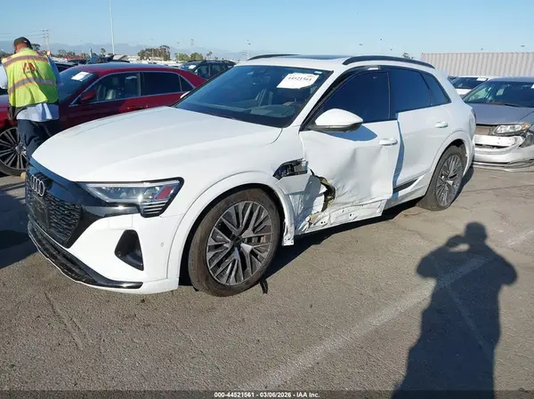 WA16AAGE3RB052216 2024 AUDI Q8 - Image 2