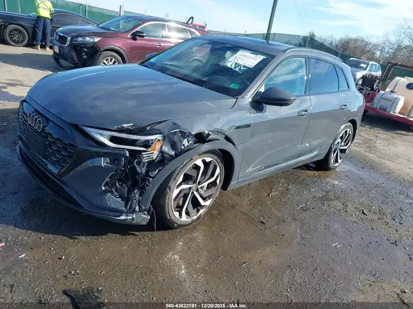 WA16AAGE3RB058825 2024 AUDI Q8 - Image 2