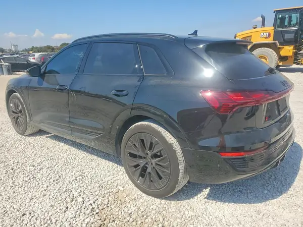 WA16AAGE5RB017919 2024 AUDI Q8 - Image 2