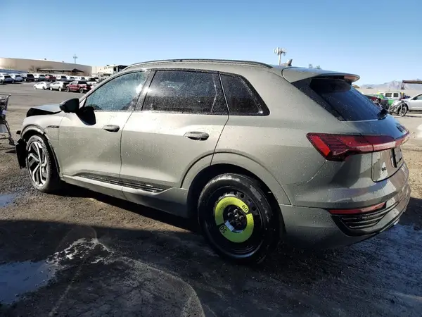 WA16AAGE5RB057448 2024 AUDI Q8 - Image 2