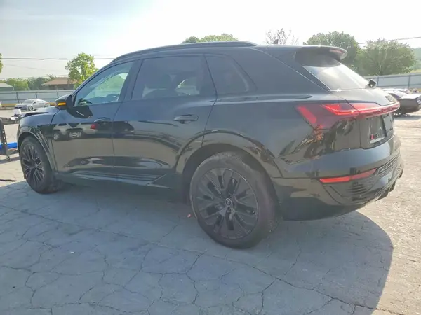 WA16AAGE8RB052891 2024 AUDI Q8 - Image 2