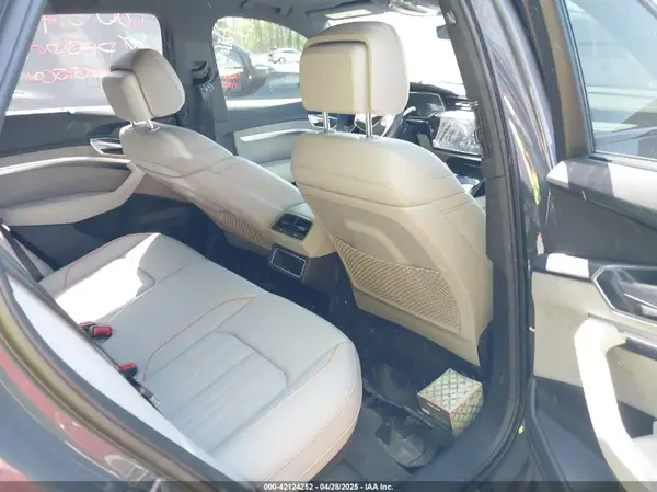 WA16AAGE8RB053944 2024 AUDI Q8 - Image 8