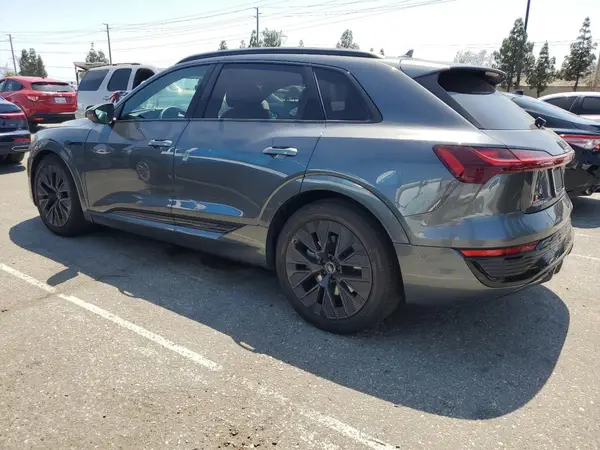 WA16AAGE8RB054379 2024 AUDI Q8 - Image 2