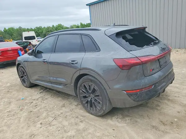 WA16AAGEXRB012389 2024 AUDI Q8 - Image 2
