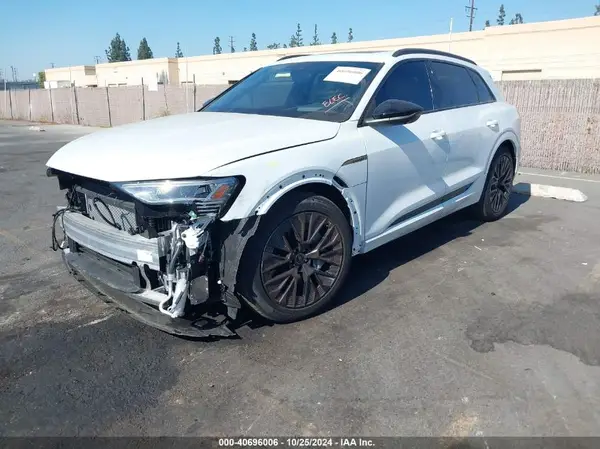 WA16AAGEXRB032013 2024 AUDI Q8 - Image 2