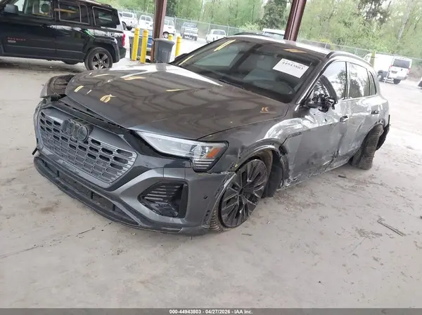 WA16AAGEXRB053170 2024 AUDI Q8 - Image 2