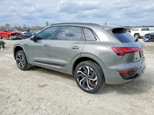 WA16ABGE3RB052755 2024 AUDI Q8 - Image 2