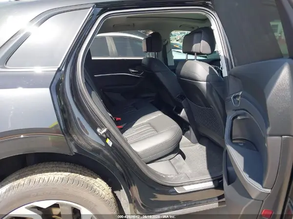 WA16ABGE6RB030782 2024 AUDI Q8 - Image 8