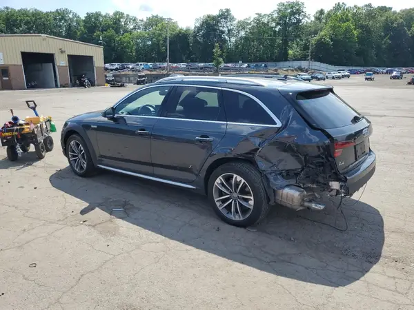 WA17NAF43KA010612 2019 AUDI A4 - Image 2