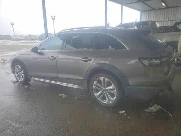 WA18AAF40MA003314 2021 AUDI A4 - Image 2