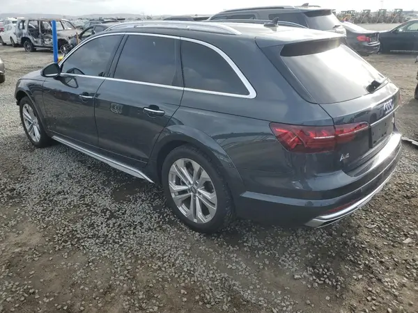 WA18AAF43MA005512 2021 AUDI A4 - Image 2