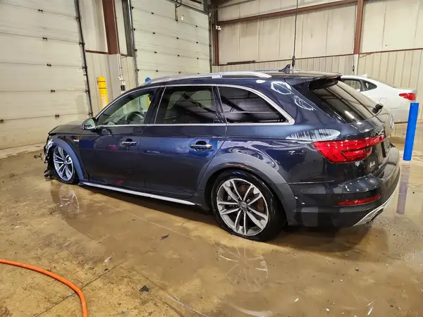 WA18NAF41HA170128 2017 AUDI A4 - Image 2