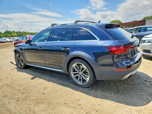 WA18NAF43JA006157 2018 AUDI A4 - Image 2