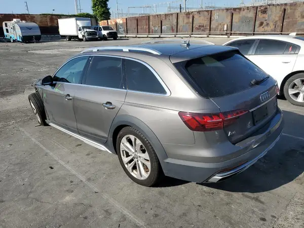 WA18NAF43LA066636 2020 AUDI A4 - Image 2