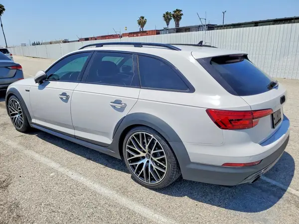 WA18NAF49HA037228 2017 AUDI A4 - Image 2