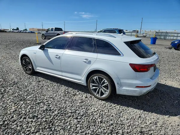 WA18NAF49JA023142 2018 AUDI A4 - Image 2