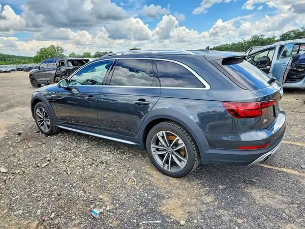 WA19NBF4XKA110219 2019 AUDI A4 - Image 2